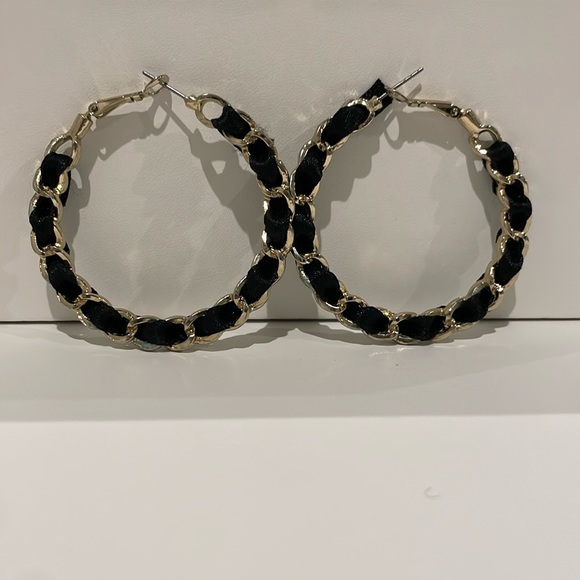 Hoop earrings - Picture 1 of 1
